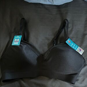 Hanes Black Seamless Bra with 4-Way Stretch